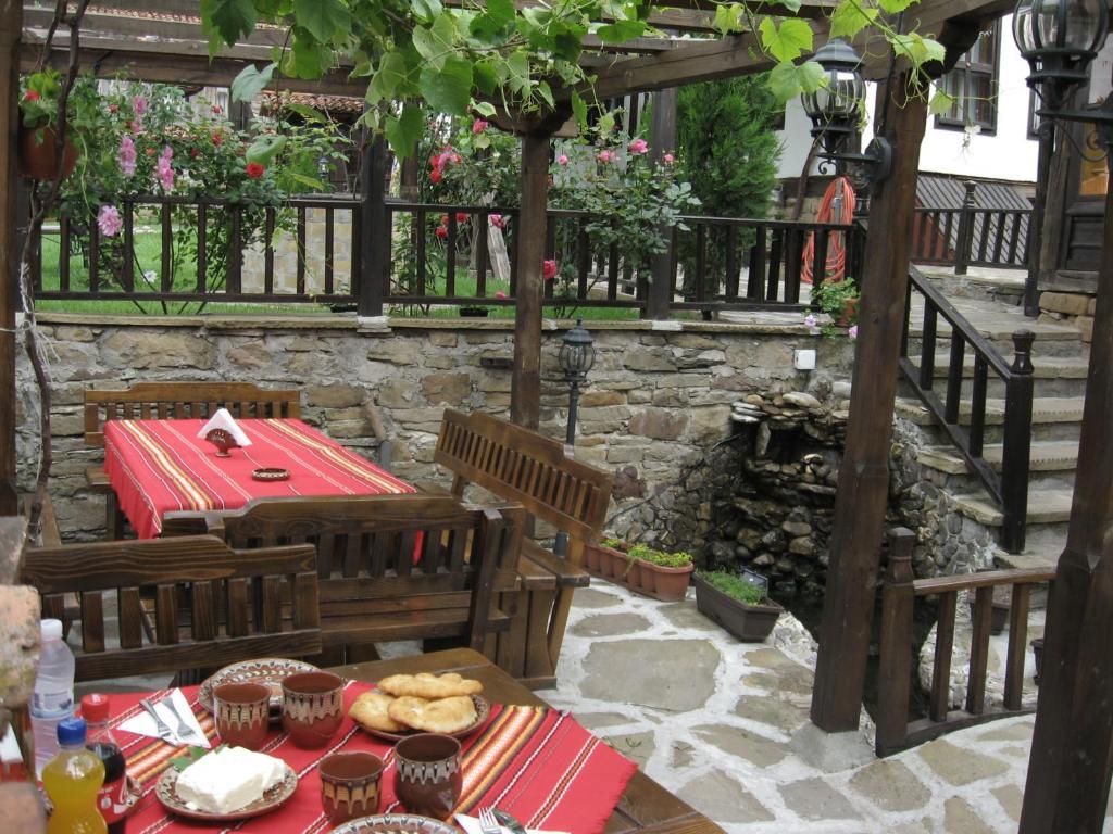 Sava Cupetsa Guest House Zheravna Bagian luar foto