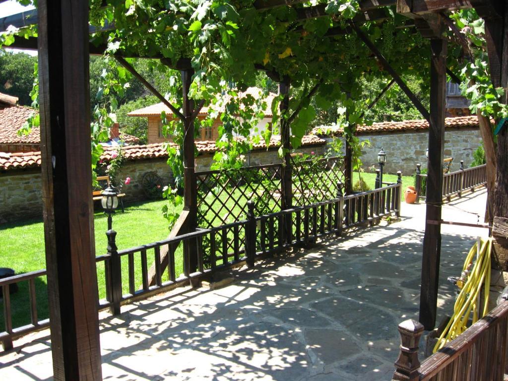 Sava Cupetsa Guest House Zheravna Bagian luar foto