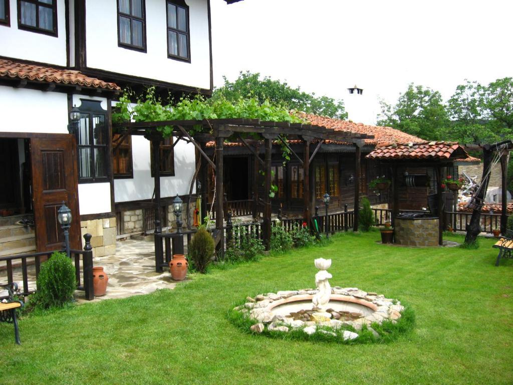 Sava Cupetsa Guest House Zheravna Bagian luar foto